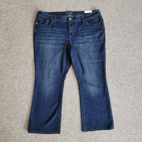 NWT Maurices Slim Boot Mid Rise Jeans 24W Short - Picture 1 of 8